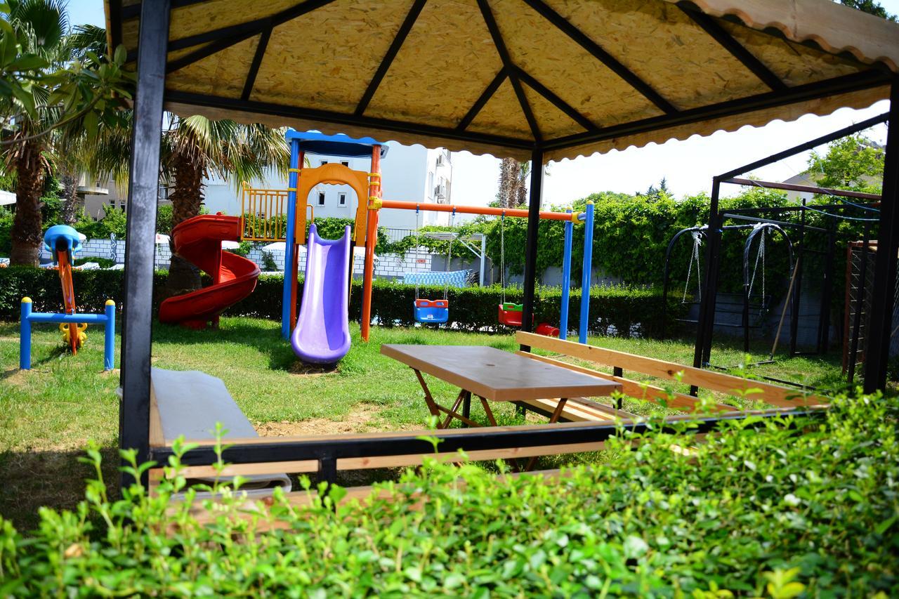 Andros Family Club Aparthotel Side Exterior photo